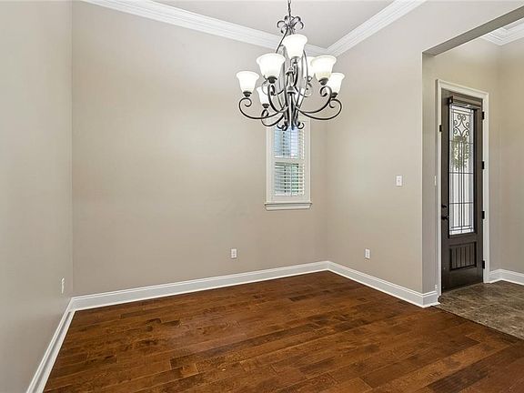 2nd image of 301 Old Place Ln