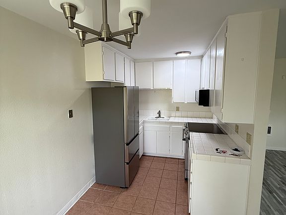 4th image of 3911 Oregon St APT 9