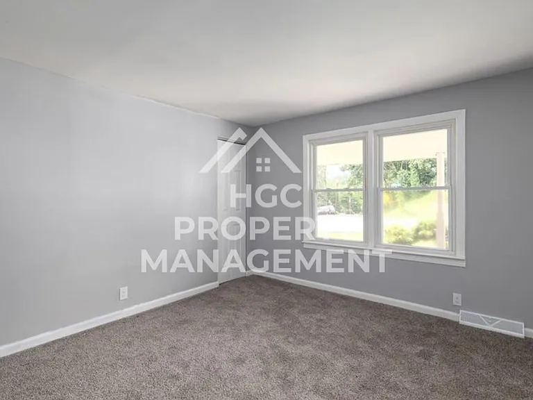 1228 Irving Ave — Photo 20