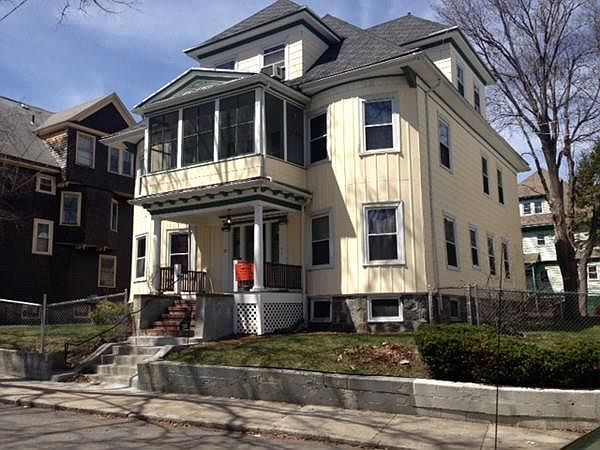 2nd image of 39 Moultrie St