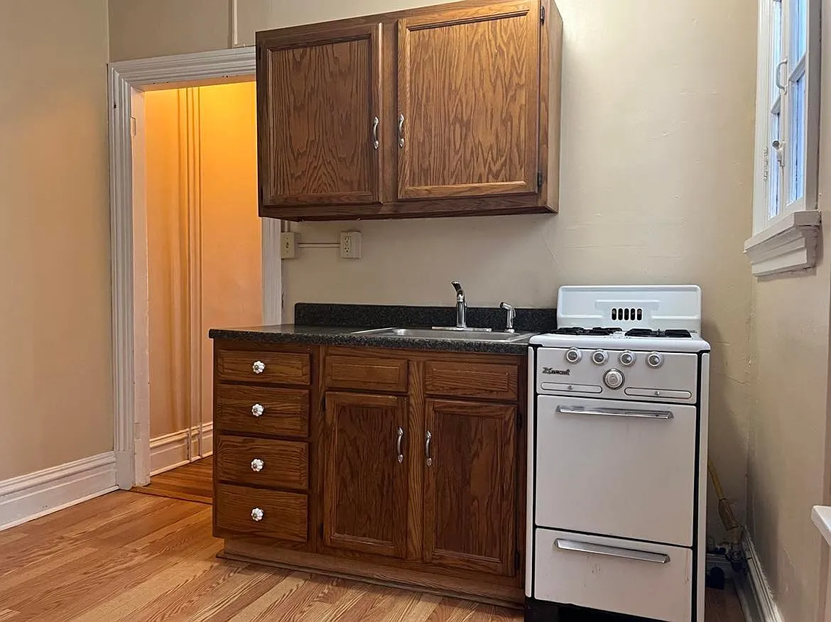 116 Locust St — Photo 3