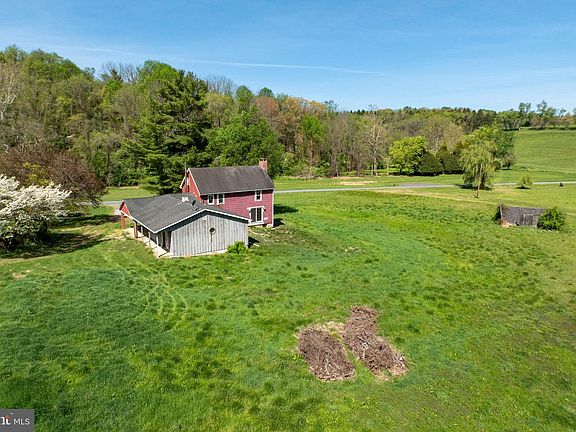 2nd image of 380 Glen Roy Rd