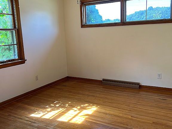 2nd image of 47 Wallace Dr