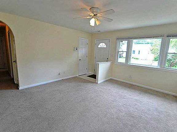 4th image of 1532 Baychester Ave