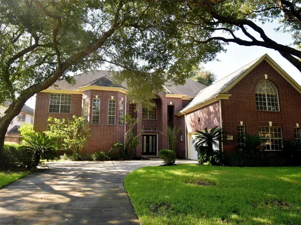 16 Treverstone Ct, Sugar Land, TX 77479