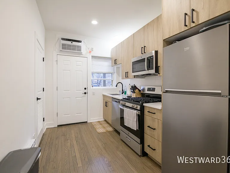6203 N Glenwood Ave #3 — Photo 2