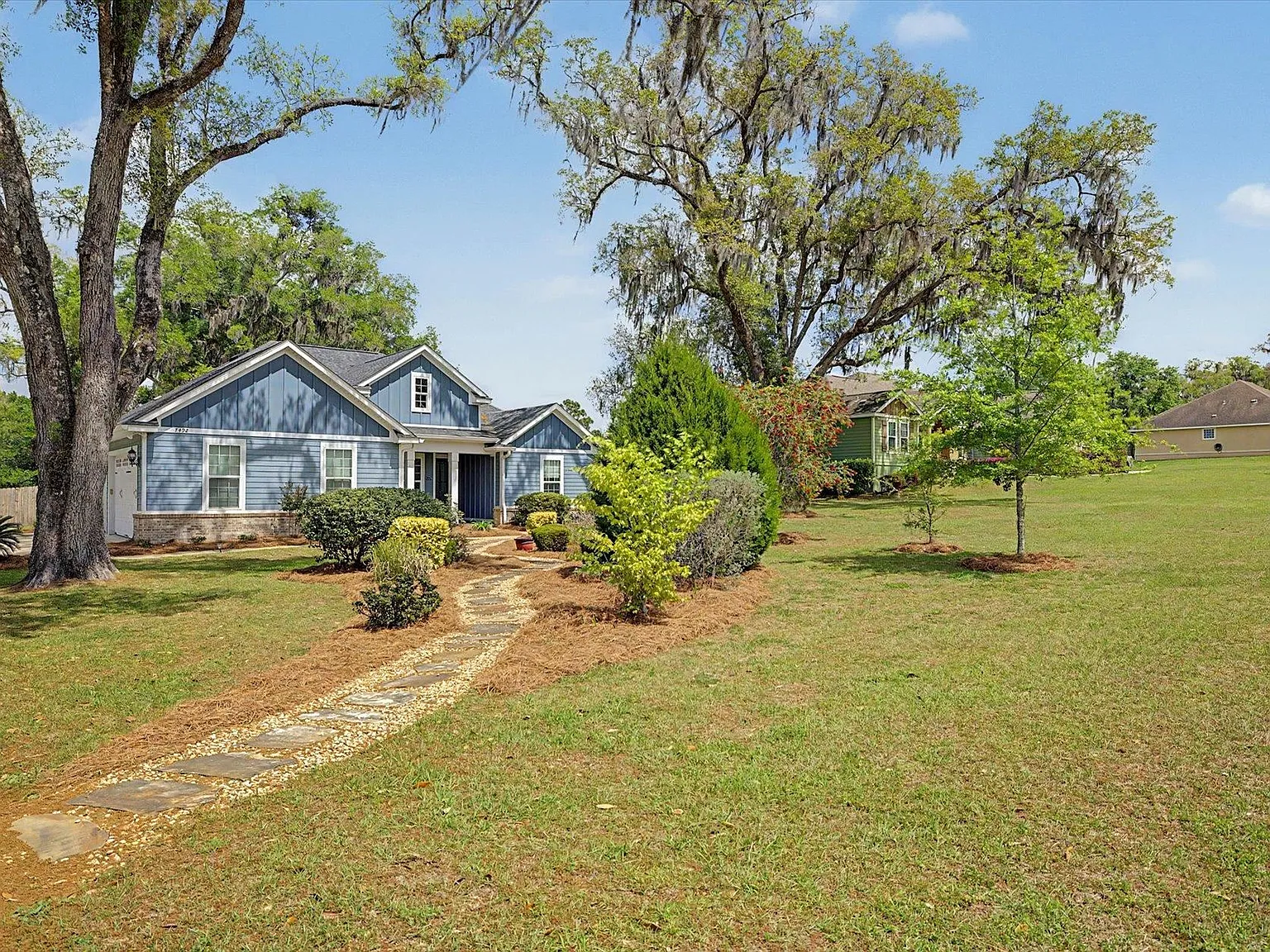 4 bed, 2371 sqft, $3,750 — Photo 2
