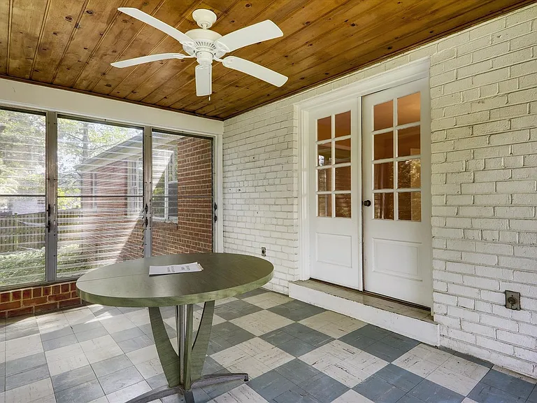 3303 Winnett Rd — Photo 38