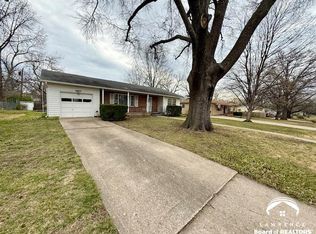 1208 W 20th St, Lawrence, KS 66046