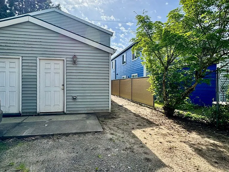 9833 N Lombard St — Photo 20