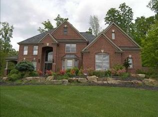 132 Preserve Valley Dr, Cranberry Township, PA 16066
