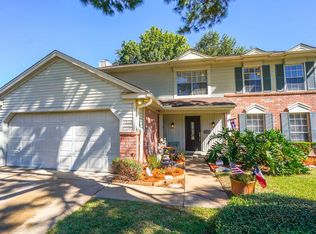 7826 Maple Brook Ln, Houston, TX 77095