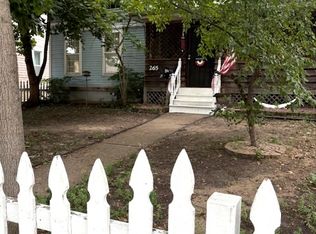 265 Center St, Elgin, IL 60120