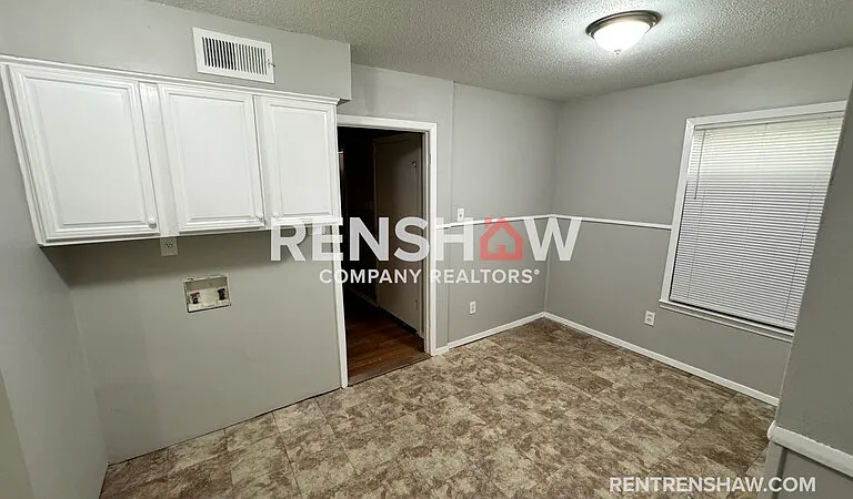381 N Manassas St — Photo 12