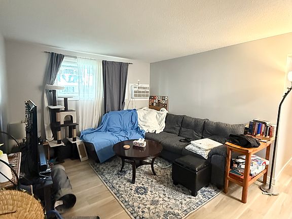 4th image of 845 Milford Dr #105