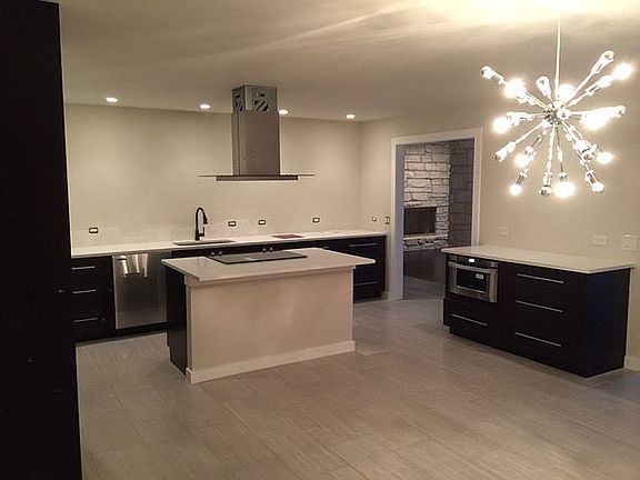 2nd image of 1912 Lakeway Blvd