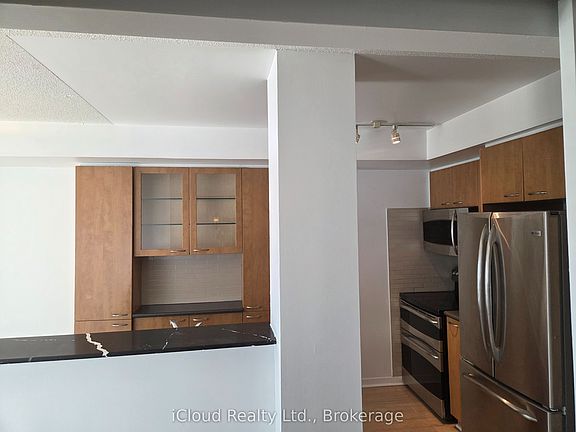 3rd image of 1040 The Queensway #713
