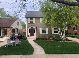 5834 N Shoreland Ave, Whitefish Bay, WI 53217