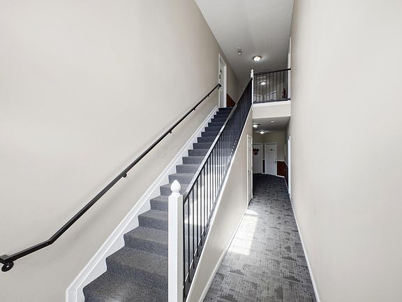 4th image of 643 Spring Valley Dr