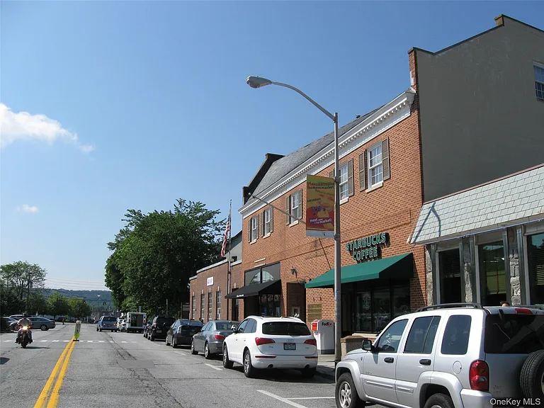 8 Foxwood Dr #4 — Photo 29