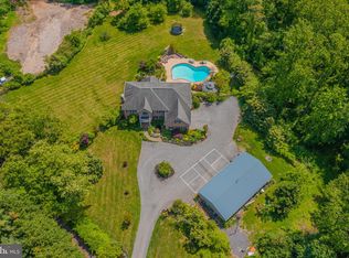 8 Jonathans Ct, Hunt Valley, MD 21030