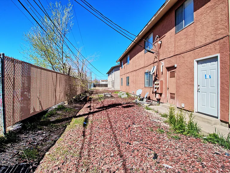 2541 Grand Ave — Photo 13
