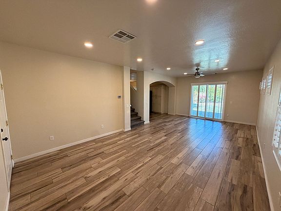 3rd image of 12014 W Hopi St