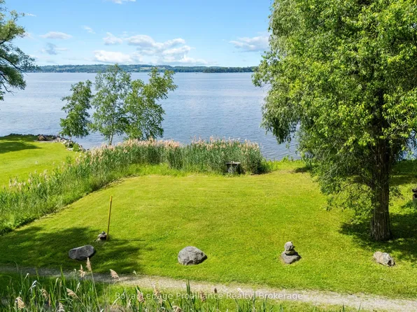 5248 King Rd, Tweed, ON K0K 3J0