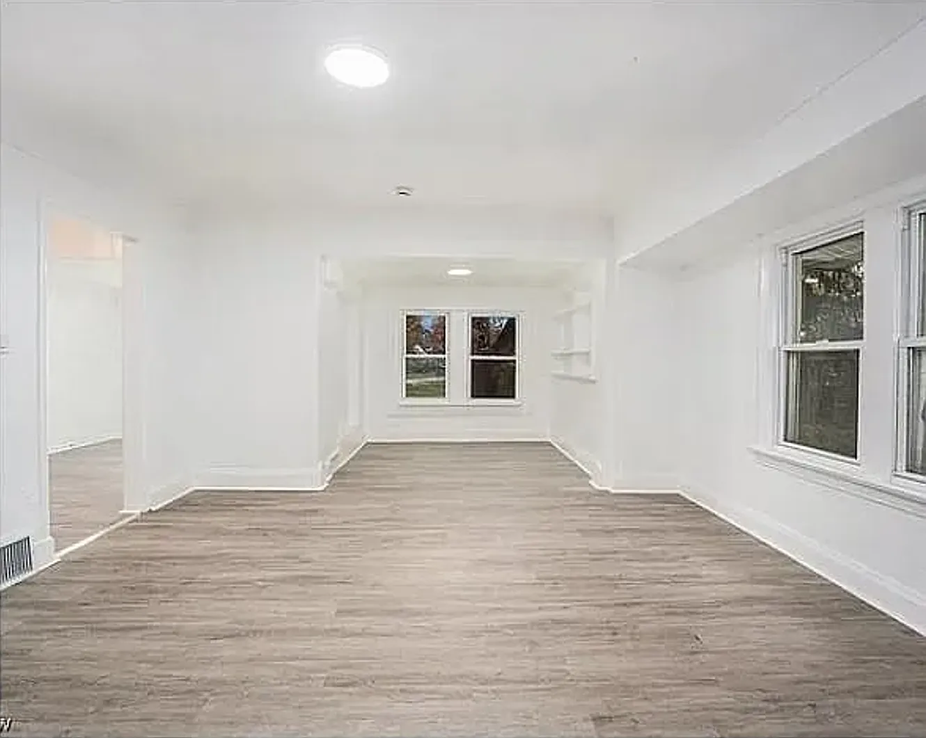 16174 Friend Ave — Photo 3