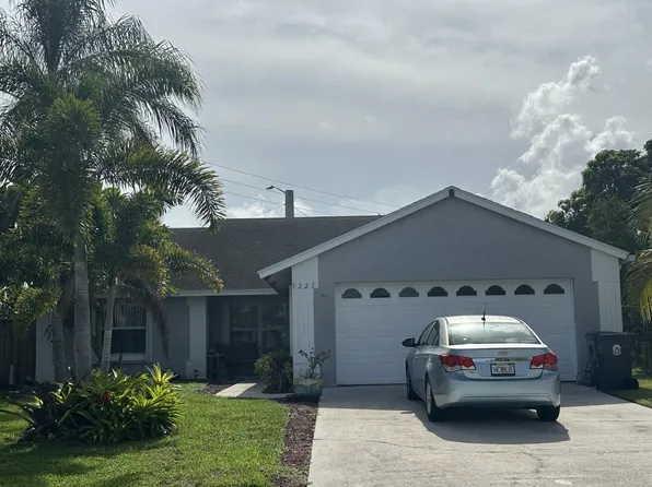 5225 Blueberry Hill Avenue, Lake Worth, FL 33463