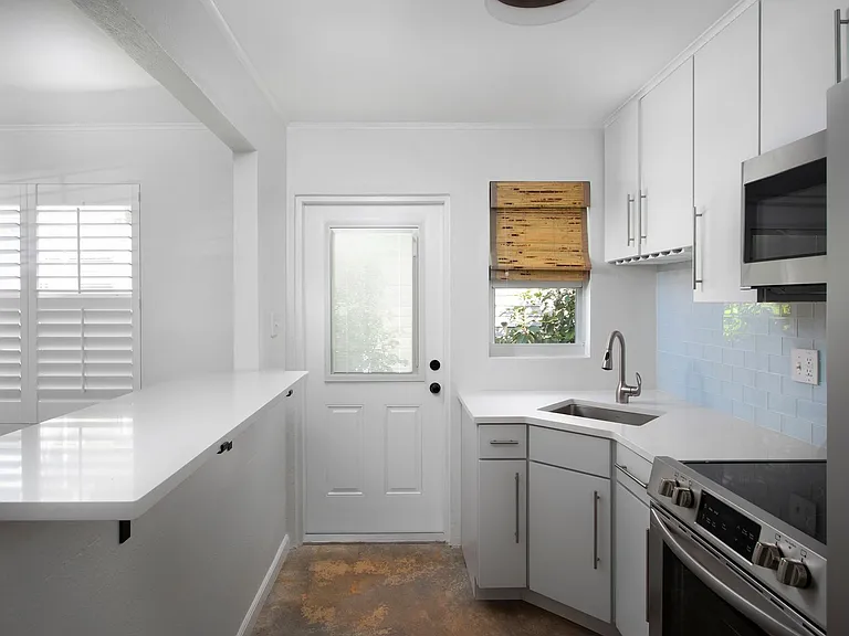 1306 Eliza St #2 — Photo 4