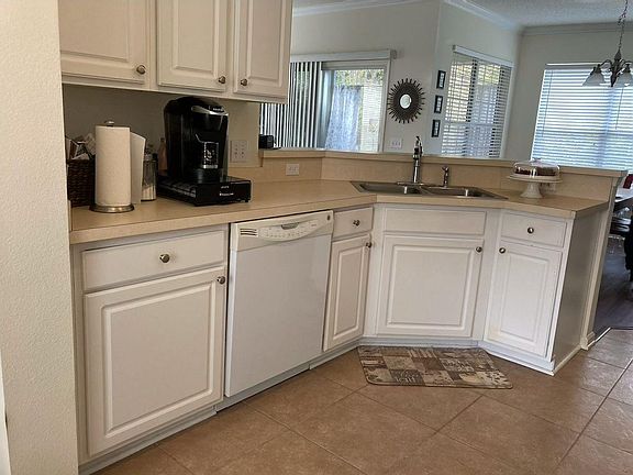 Kitchen, tile floors