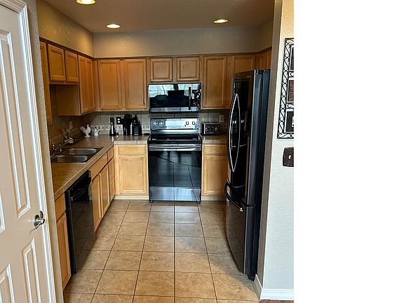 5th image of 805 Summer Hawk Drive Bldg AA #158