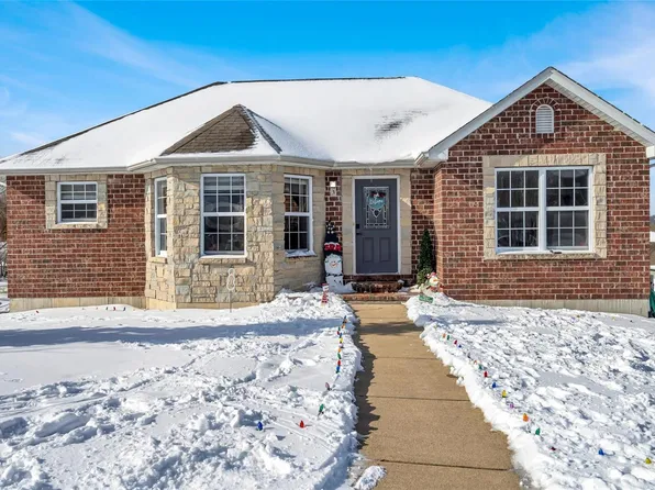 3 Somerfield Dr, Union, MO 63084