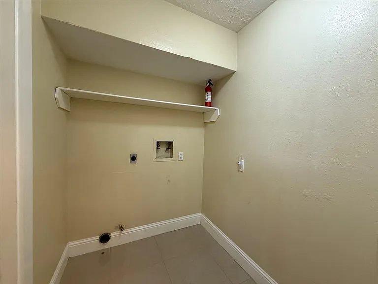 2410 Old Fort Rd — Photo 10