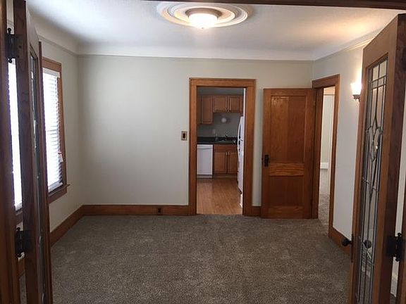 5th image of 1443 Beaconsfield Ave
