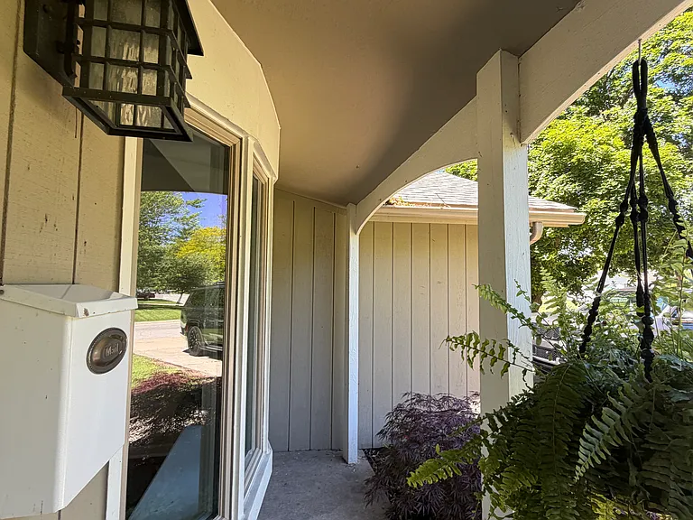 5867 Graystone Dr — Photo 2