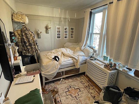 5th image of 100 Deer Park Ave #1
