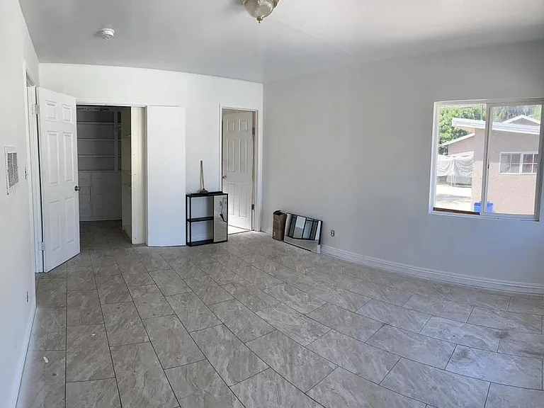 3811 Birch St — Photo 2
