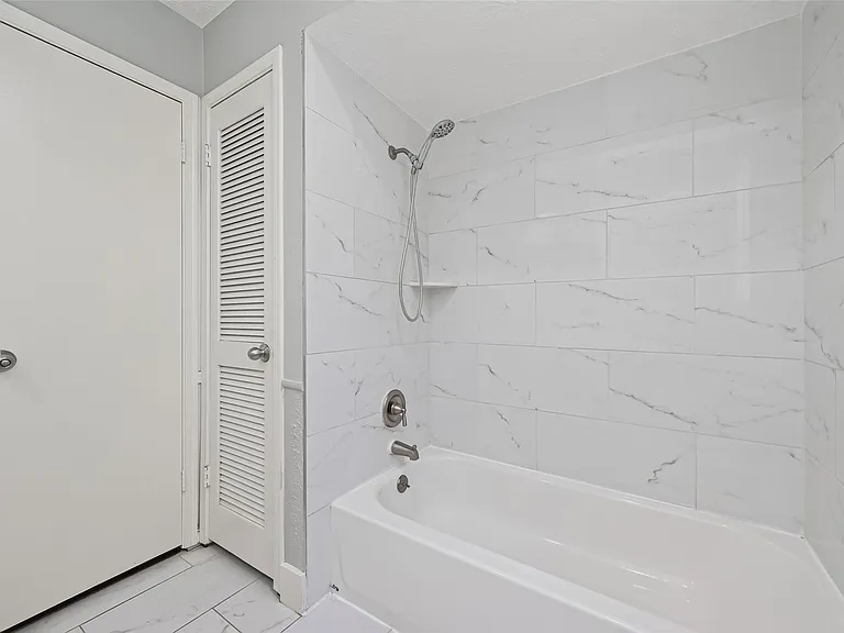 5703 Green Timbers Dr — Photo 33