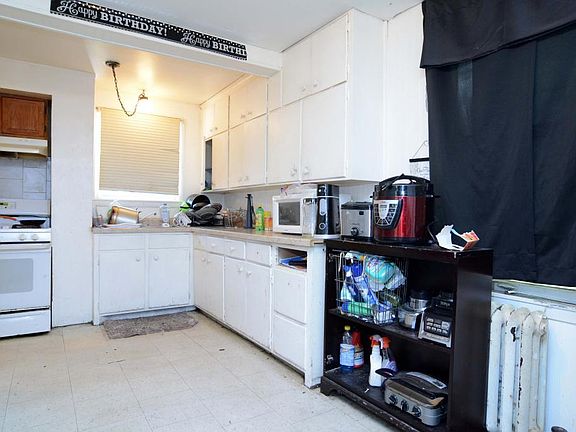 3rd image of 3243 Penn Ave N