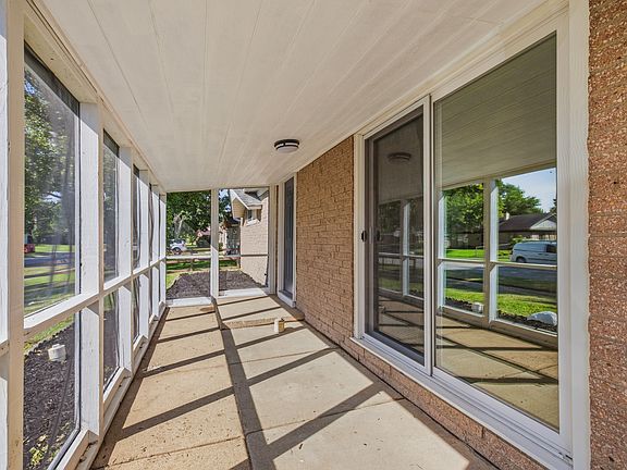 5th image of 611 Gooseberry Ln