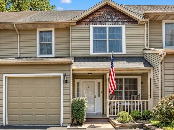 52 Mulberry Dr, Holland, PA 18966