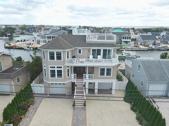 4th image of 74 Arnold Blvd