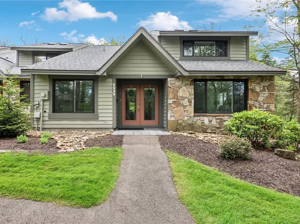 1935 S Ridge Way, Hidden Valley, PA 15502