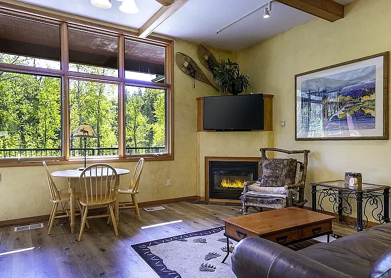 2 bed, 1156 sqft, $2,200 — Photo 3