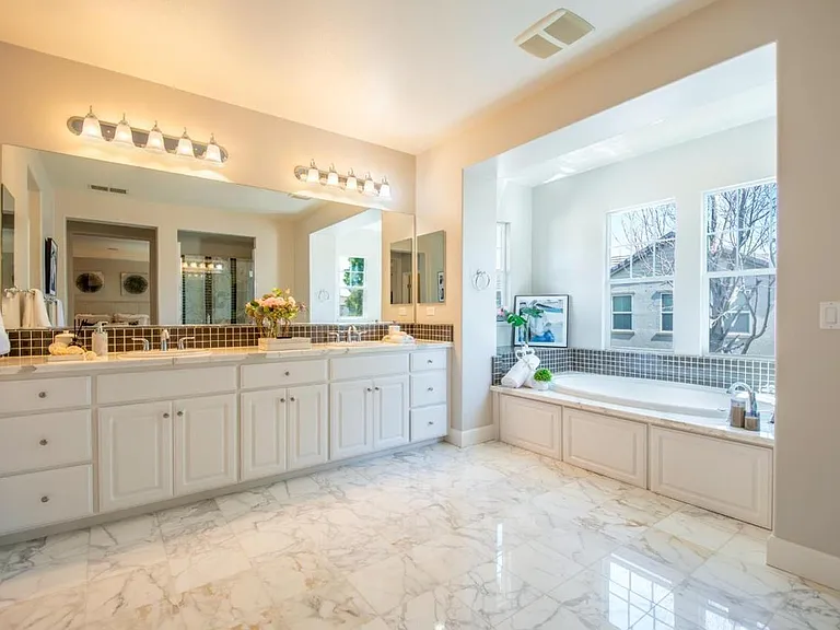 625 W Questa Trl — Photo 8