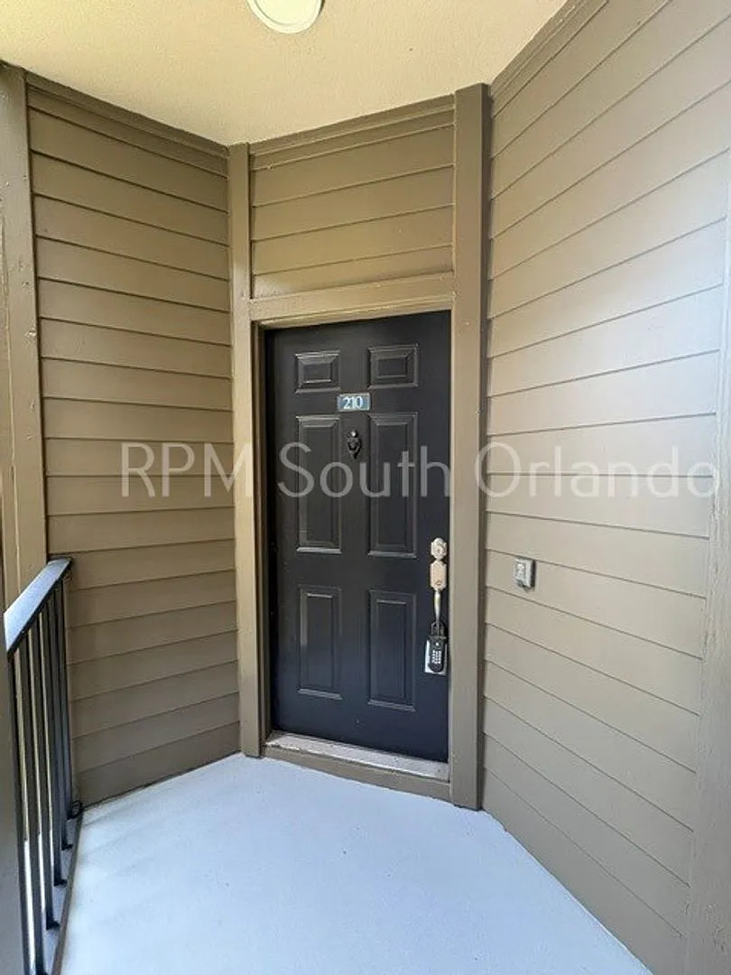 2 Bedroom 1 Bathroom in longwood — Photo 1
