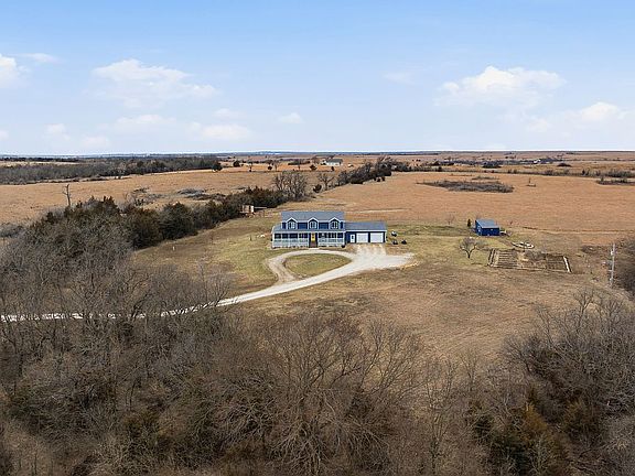 3rd image of 6810 Hopkins Creek Rd