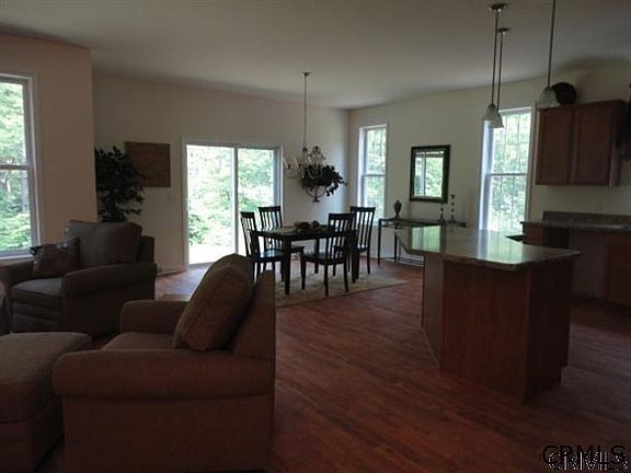 2nd image of 6 Huntington Ct